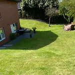 Schoene Mit Garten Beim Outletcenter 5 Km *