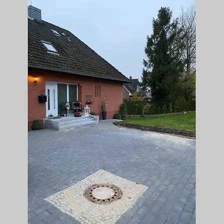 Schoene Mit Garten Beim Outletcenter 5 Km Boostedt