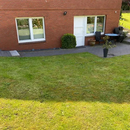 Schoene Mit Garten Beim Outletcenter 5 Km