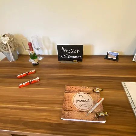 Schoene Mit Garten Beim Outletcenter 5 Km Lejlighed