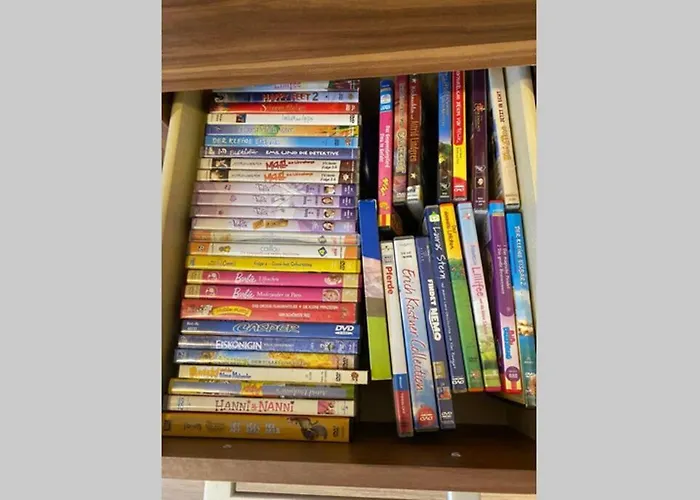 Schoene Mit Garten Beim Outletcenter 5 Km 아파트