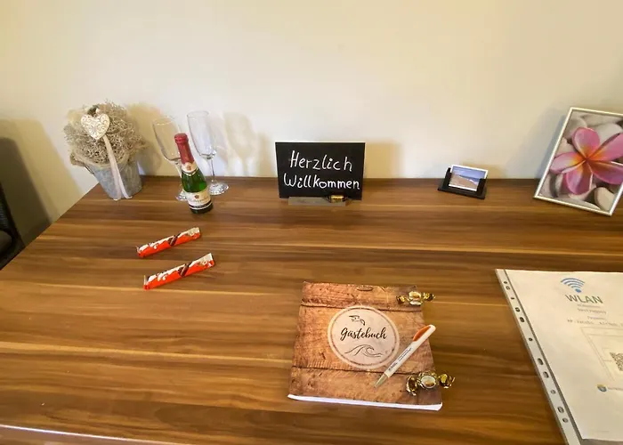 Schoene Mit Garten Beim Outletcenter 5 Km Appartement